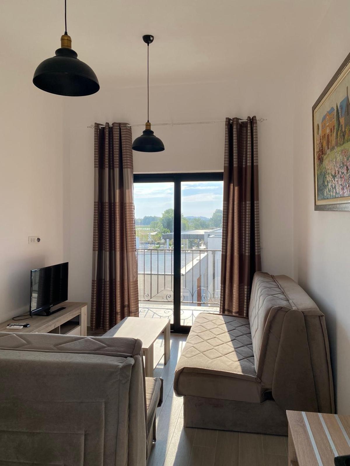 Imperial Family Resort Улцинь Экстерьер фото